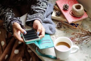 Ragazza con smartphone